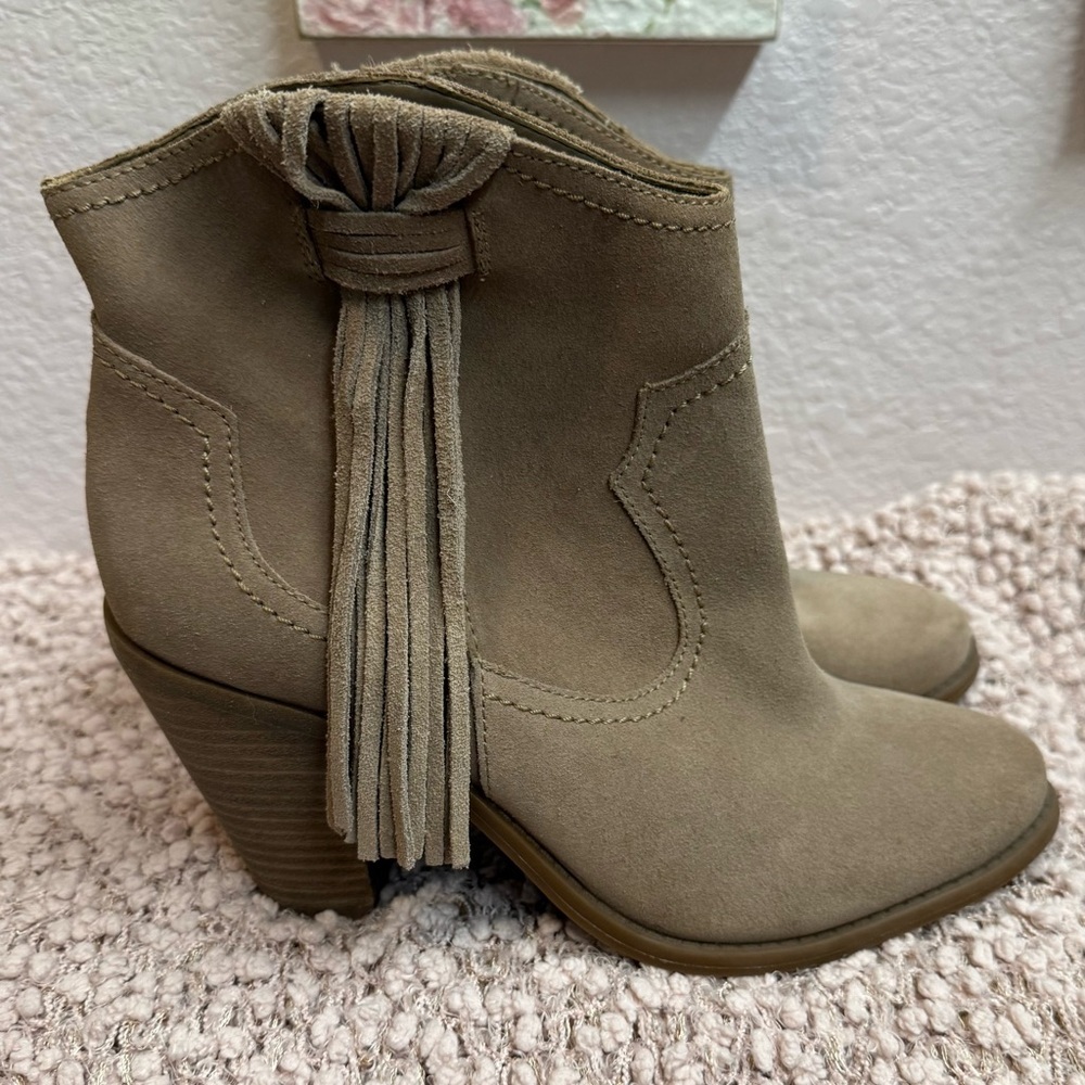 Jessica Simpson Womenโs Tan Ankle Boots, sz 8.5M - Picture 3 of 8